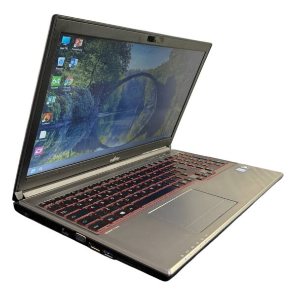 Ноутбук Fujitsu Intel Core i5-6200U 8 GB RAM 180 GB SSD Intel HD Graphics